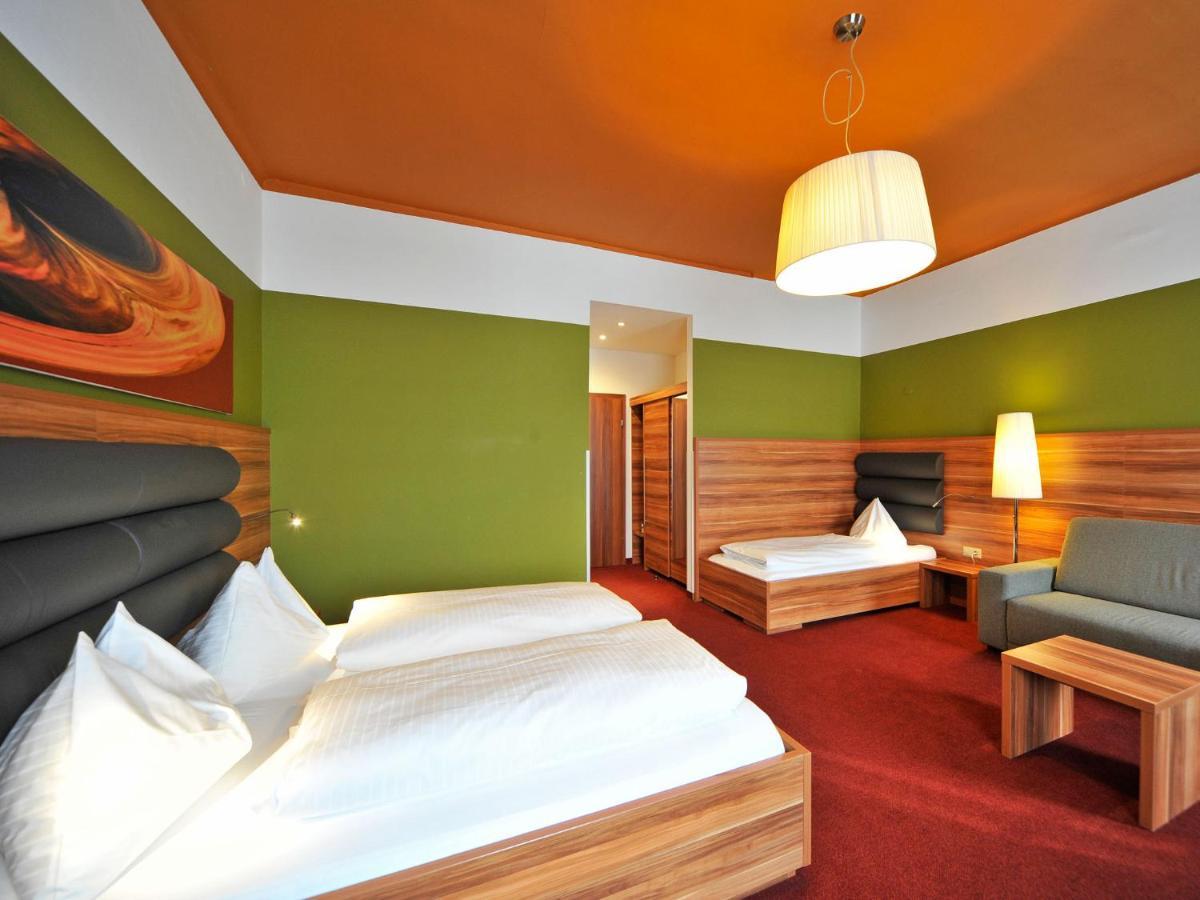 Hotel Ertl & Restaurant El Venado ชปิททาลอันแดร์เดรา ภายนอก รูปภาพ