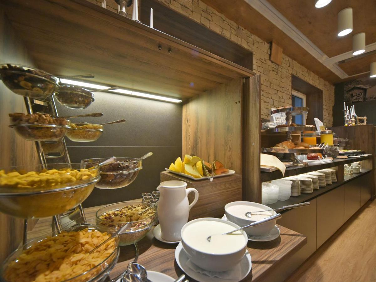 Hotel Ertl & Restaurant El Venado ชปิททาลอันแดร์เดรา ภายนอก รูปภาพ