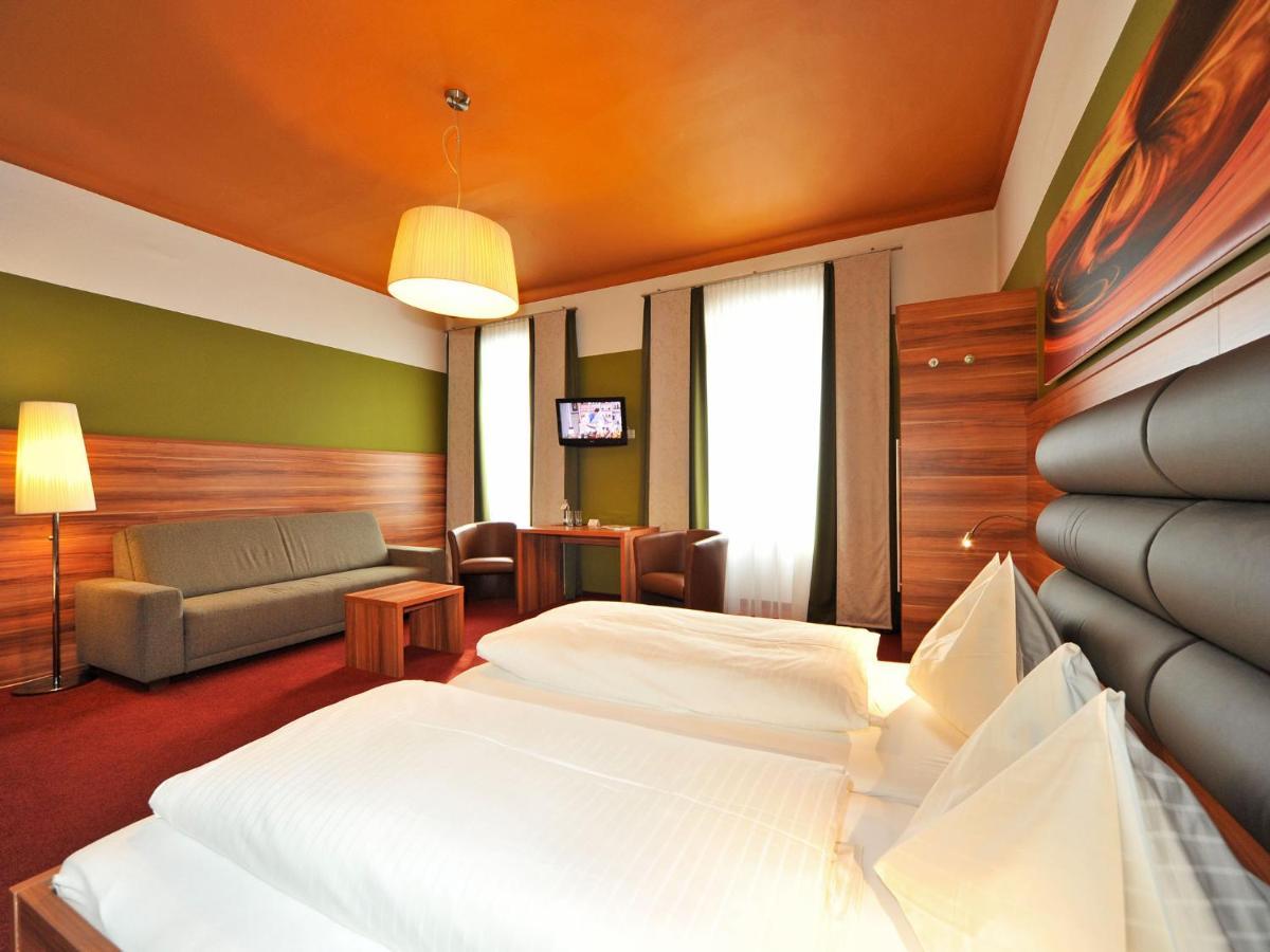 Hotel Ertl & Restaurant El Venado ชปิททาลอันแดร์เดรา ภายนอก รูปภาพ