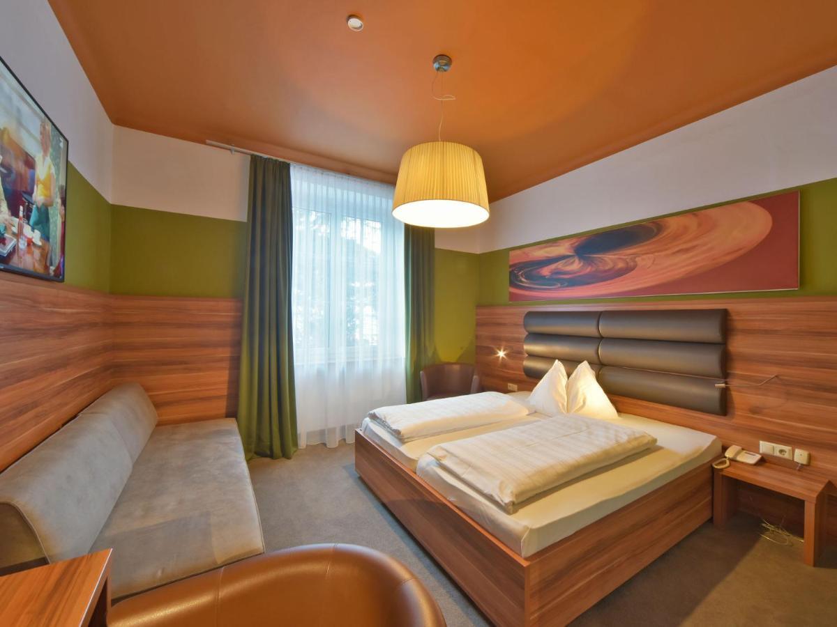 Hotel Ertl & Restaurant El Venado ชปิททาลอันแดร์เดรา ภายนอก รูปภาพ