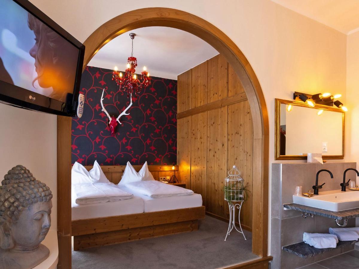 Hotel Ertl & Restaurant El Venado ชปิททาลอันแดร์เดรา ภายนอก รูปภาพ