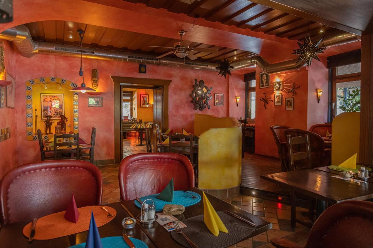 Hotel Ertl & Restaurant El Venado ชปิททาลอันแดร์เดรา ภายนอก รูปภาพ